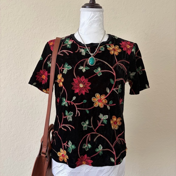 Timing Velvet Floral Embroidered Boho Festival Top Black Size M - Picture 2 of 8